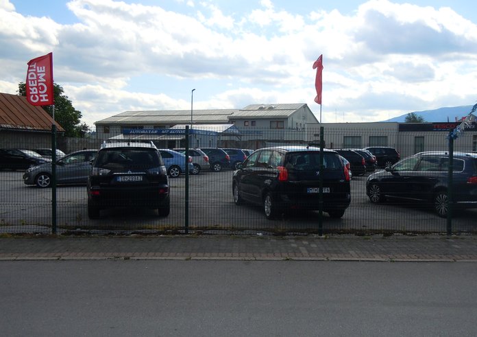 Auto_bazar,_Sučany,_Slovensko