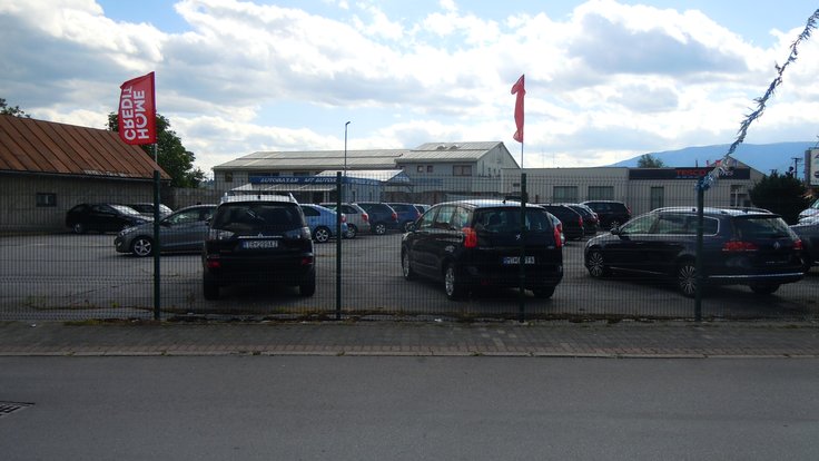 Auto_bazar,_Sučany,_Slovensko