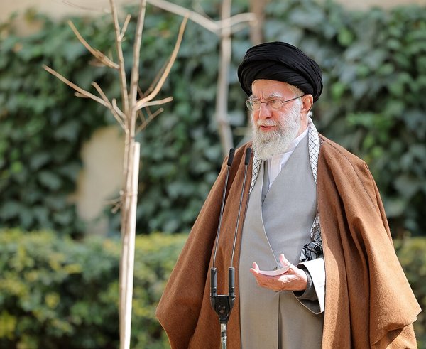Ayatollah_Khamenei_Planting_saplings_on_Iran’s_National_Tree_Planting_Day_(16)