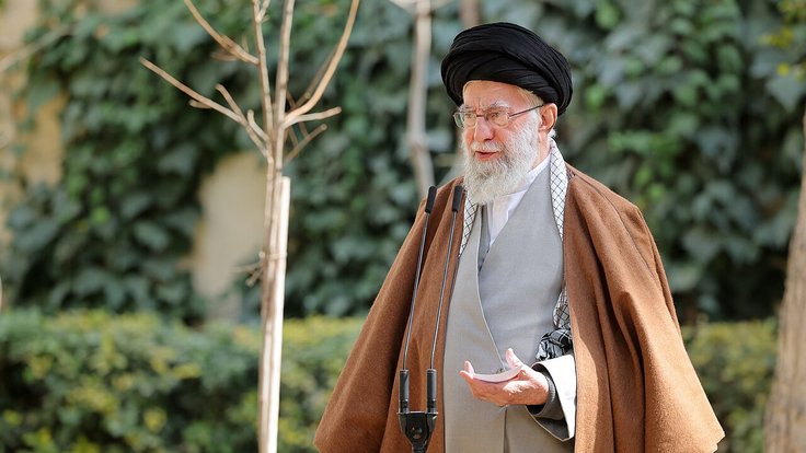 Ayatollah_Khamenei_Planting_saplings_on_Iran’s_National_Tree_Planting_Day_(16)