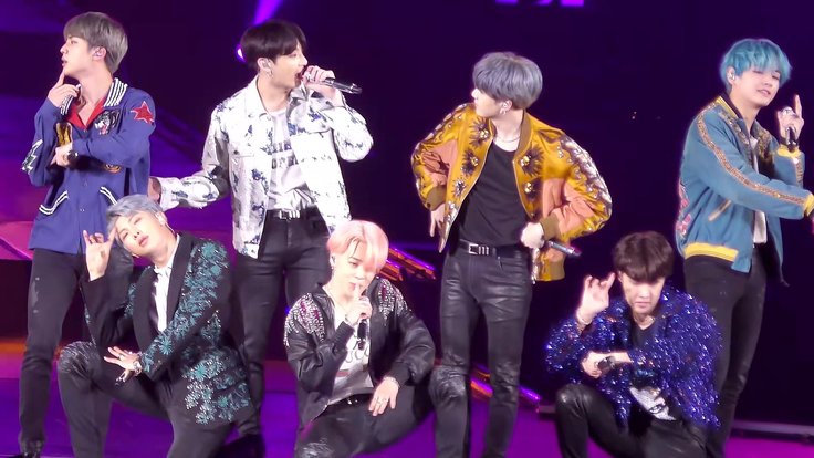 BTS_performing__DNA__during_the_Love_Yourself_concert_in_Nagoya,_13_January_2019_01