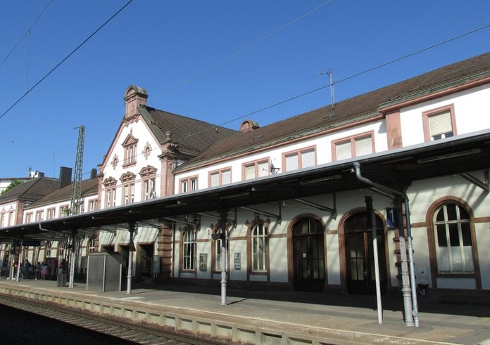 Bahnhof_Rastatt_-_panoramio_(2)