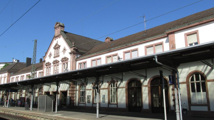 Bahnhof_Rastatt_-_panoramio_(2)