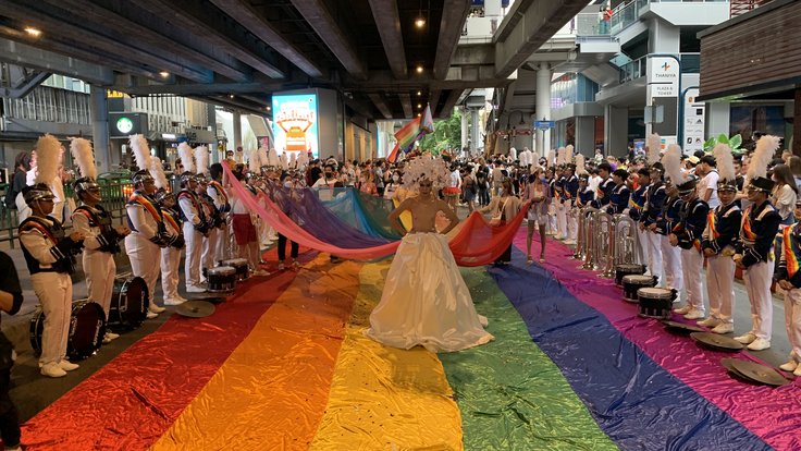 Bangkok_Pride_2022,_Thanon_Si_Lom_2022-06-05_-_img_06