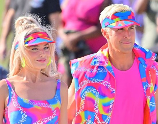 Margot Robbie a Ryan Gosling jako Barbie a Ken