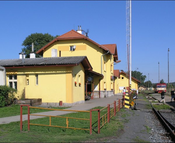 Blatno_(okres_Louny)_-_zeleznicni_zastavka