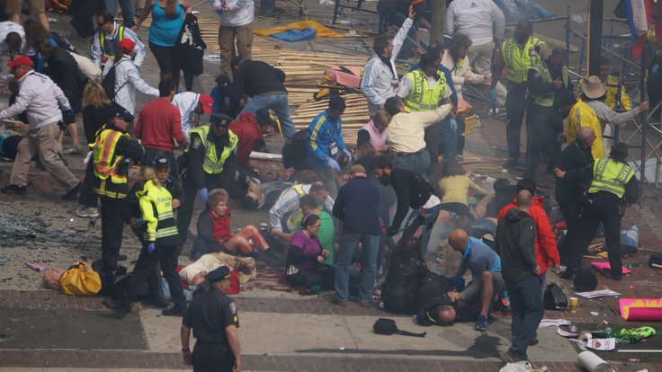 Bombový útok na Bostonském maratonu.