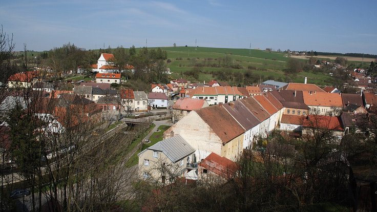 Brtnice_view_from_castle_gardens_in_Brtnice,_Jihlava_District