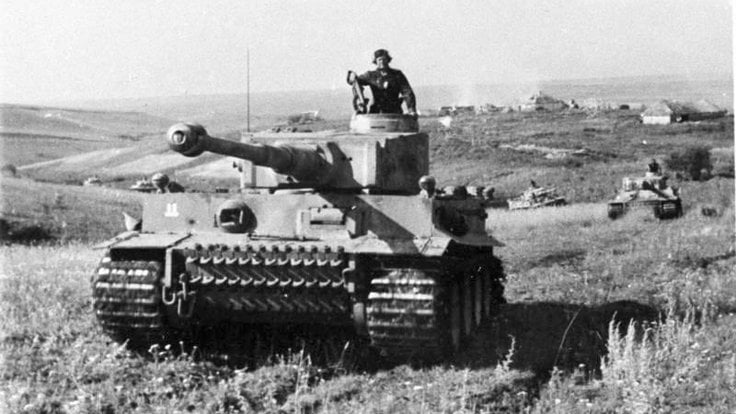 Bundesarchiv_Bild_101III-Zschaeckel-207-12,_Schlacht_um_Kursk,_Panzer_VI_(Tiger_I)