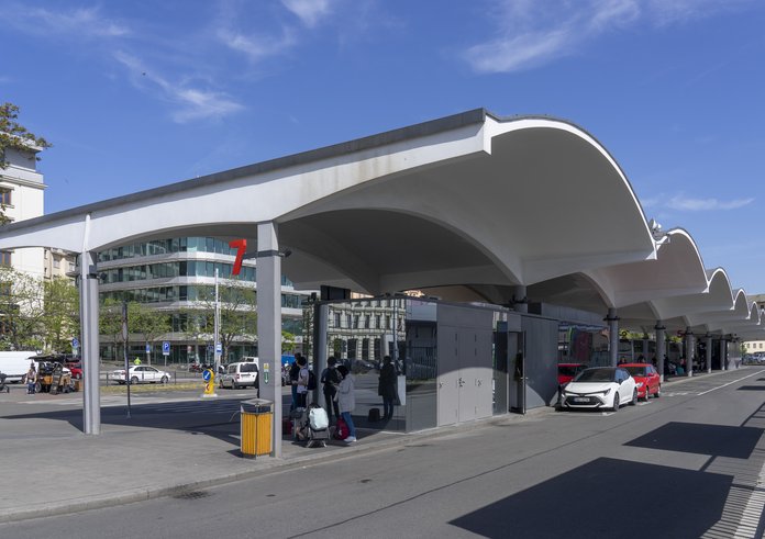 Bus_Station,_Brno,_Bohuslav_Fuchs