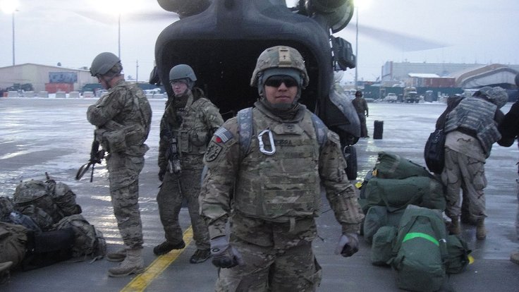 Calif._Guard_medic_assists_stabbed_woman_120124-N-ZZ999-002