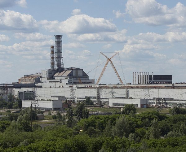 Chernobyl_NPP_Site_Panorama_with_NSC_Construction_-_June_2013