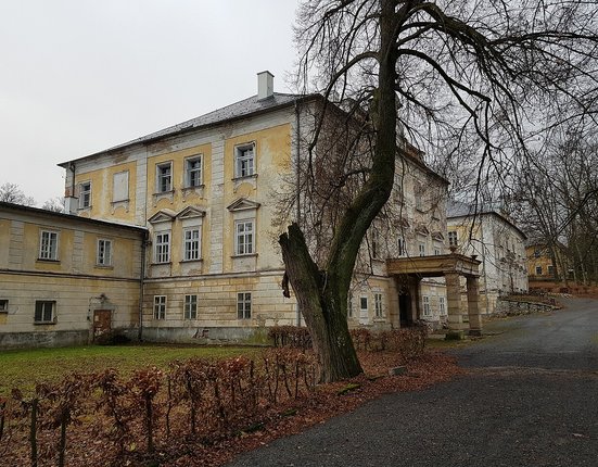 Complex_of_the_Hluboš_Chateau_14