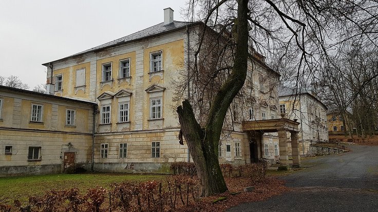 Complex_of_the_Hluboš_Chateau_14