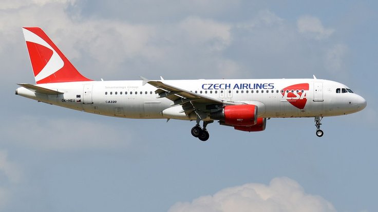 Czech_Airlines,_OK-HEU,_Airbus_A320-214_(51272741549)