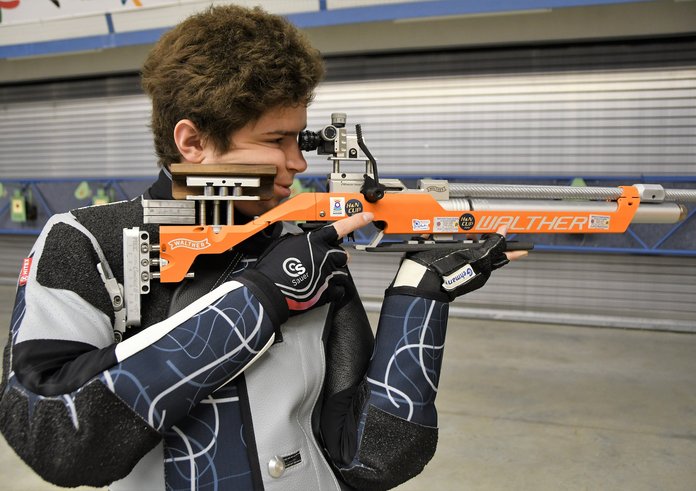 Filip Nepejchal v poloze vestoje.