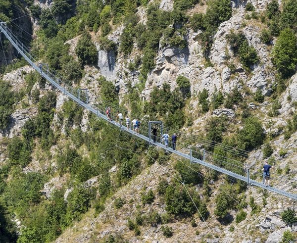 Nevyšší visutý most v Evropě Ponte tibetano