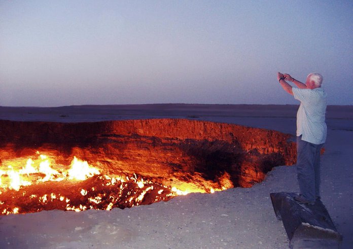 Darvaza_Gas_Crater