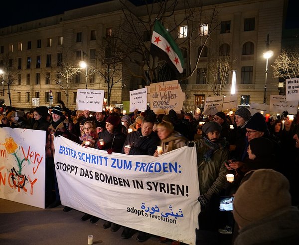 Demonstration_against_the_war_in_Syria_in_Berlin_26._of_February_2018_03