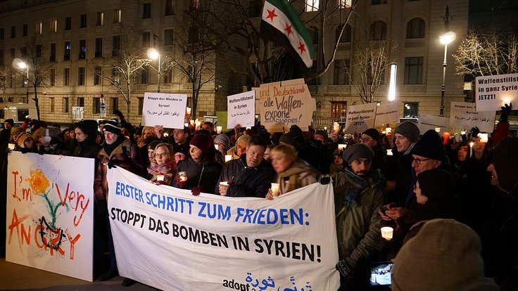 Demonstration_against_the_war_in_Syria_in_Berlin_26._of_February_2018_03