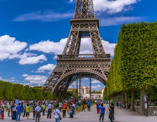 Eiffel_Tower_3,_Paris_August_2013