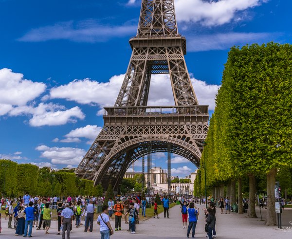 Eiffel_Tower_3,_Paris_August_2013