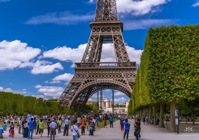 Eiffel_Tower_3,_Paris_August_2013