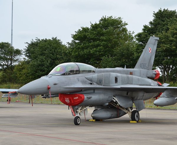 Stíhačka F-16