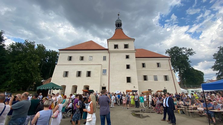 zámek Mirošovice