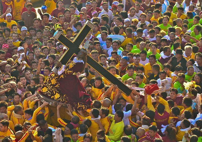 Feast_of_Black_Nazarene,_Quiapo,_Manila