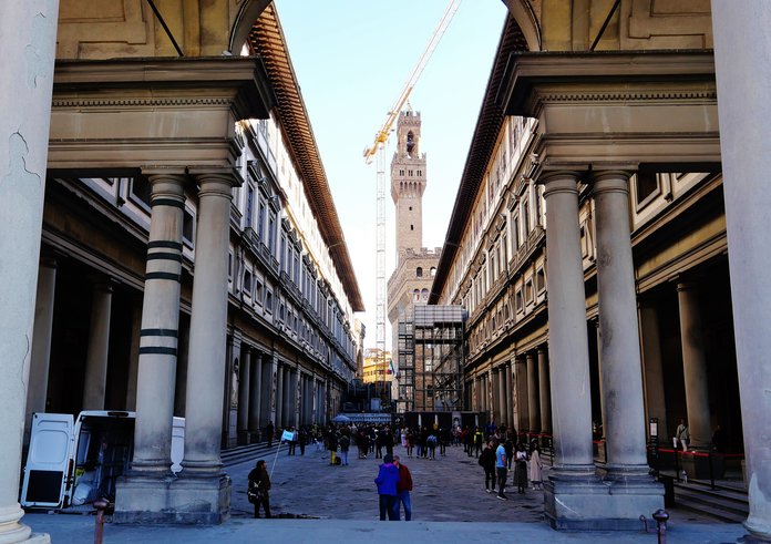 Jeřáb nedaleko proslulé galerie Uffizi