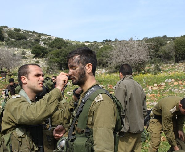Flickr_-_Israel_Defense_Forces_-_IDF_Elite_Units'_Soldiers_Take_Cover_in_the_Elyakim_Combat_Training_Base_(7)