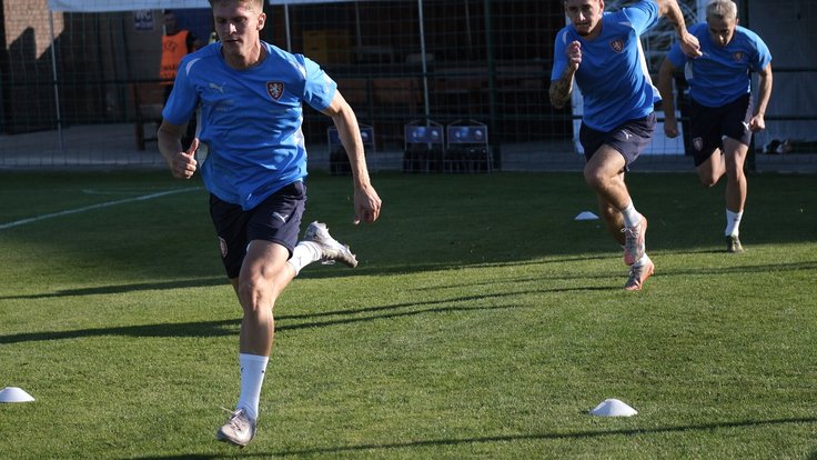 Čeští fotbalisté do 21 let na tréninku.