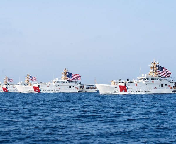 Four_sentinel_class_cutters_in_the_Strait_of_Hormuz_-_220822-A-KS490-1182