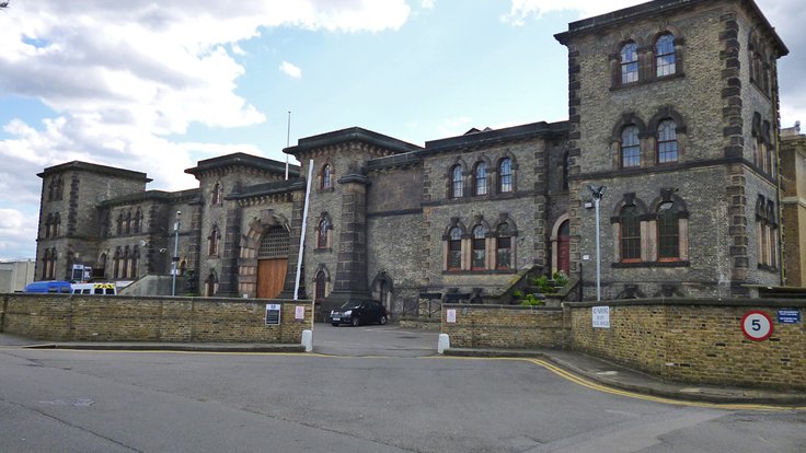 Front_block,_Wandsworth_Prison_-_geograph.org.uk_-_7441319