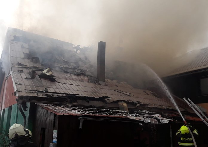 Požár penzionu v obci Brada - Rybníček