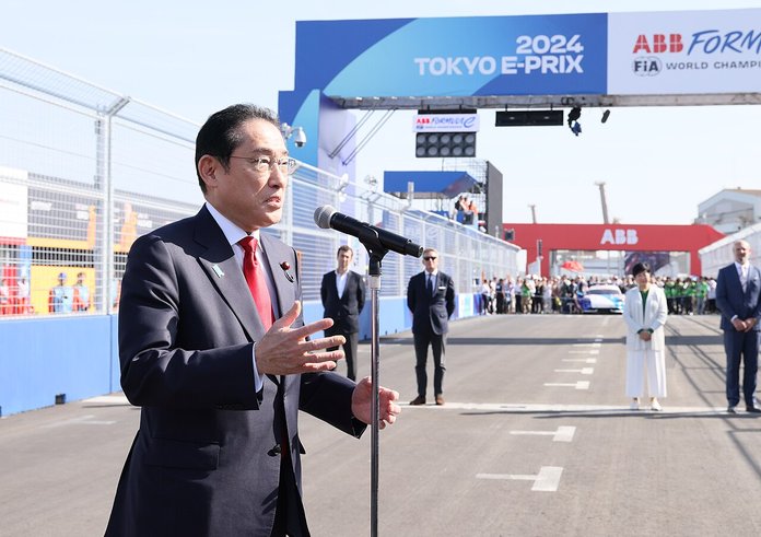 Fumio_Kishida_2024_Tokyo_ePrix_opening_ceremony_2