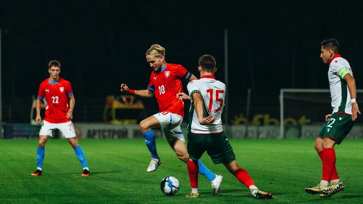 Matěj Šín vstřelil jedinou branku Česka.