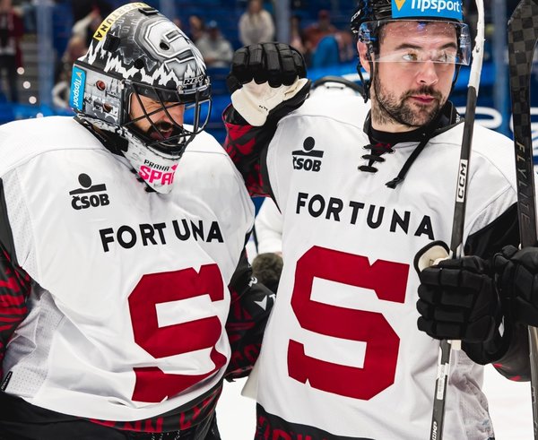 Kanaďan ve službách Sparty, Devin Shore (vpravo).