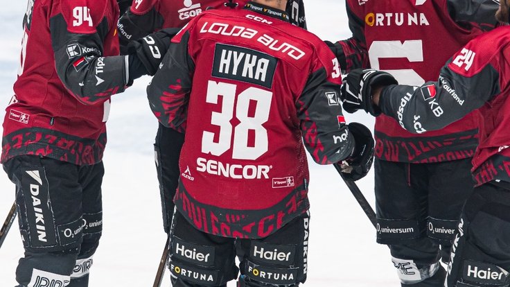 Hráči Sparty Praha se radují z dalšího vítězství.