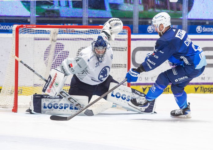 Plzeňský gólman Nick Malík vychytal všechny nájezdy Komety.
