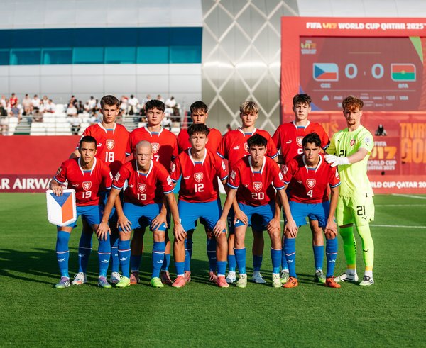 Český tým před zápasem s Burkinou Faso.