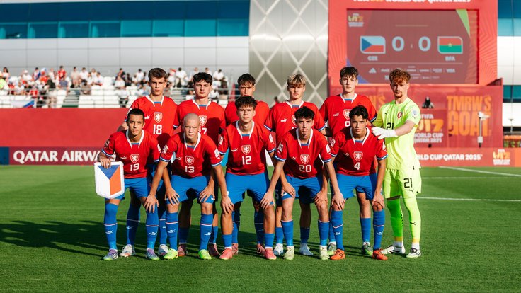 Český tým před zápasem s Burkinou Faso.