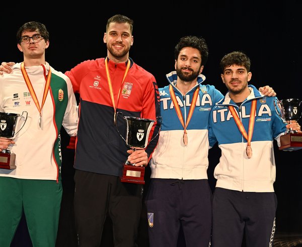 Alexandr Choupenitch v českých barvách a zlatou medailí.