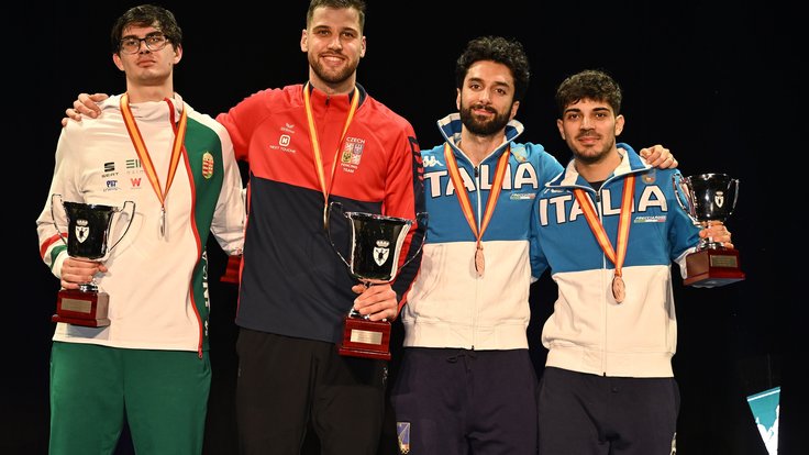 Alexandr Choupenitch v českých barvách a zlatou medailí.