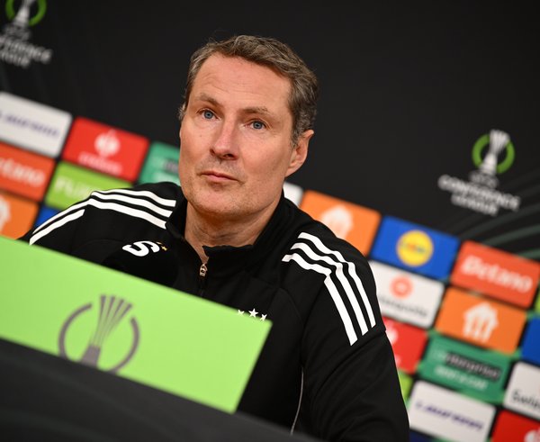 Trenér Sparty Brian Priske před utkáním s Aberdeenem.