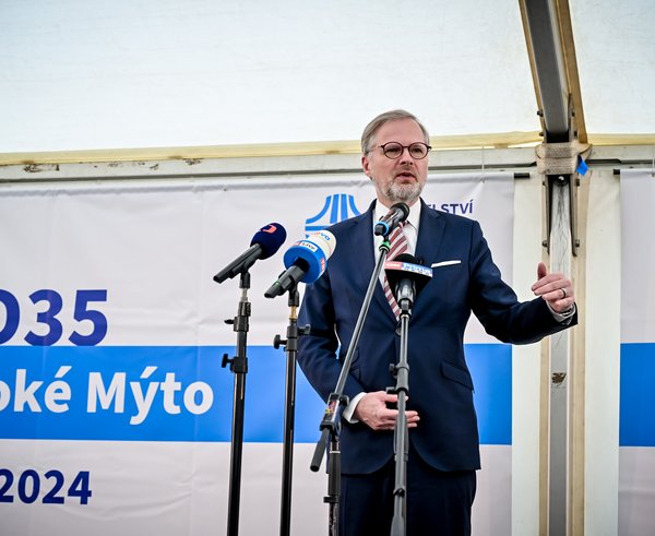 Premiér Petr Fiala na zahájení stavby D35 z Vysokého Mýta do Homole