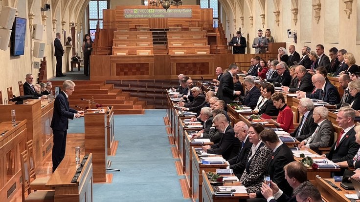 Senátoři si za předsedu znovu zvolili Miloše Vystrčila.