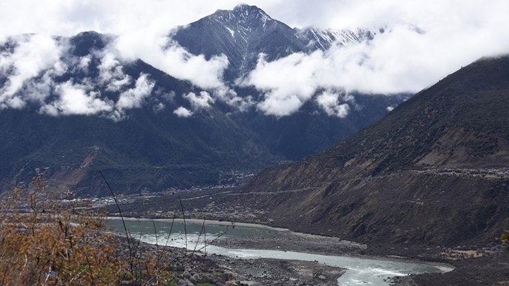 V Tibetu museli kvůli zemětřesení vypustit tři přehrady