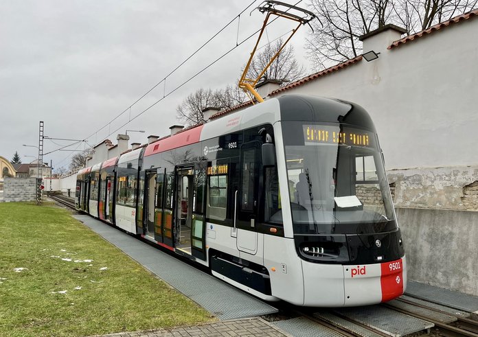 Tramvaj Škoda ForCity Plus 52T